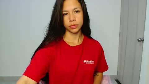Snapshot of laura_macias chatting on 02.01.26 lau online show from 02.01.26