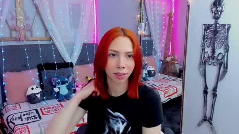 Snapshot of laura_olssen chatting on 03.10.25 Kate online show from 03.10.25
