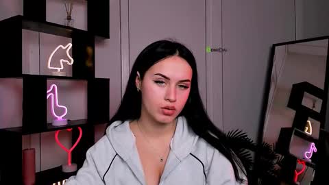 laura_sween online show from 10.24.25