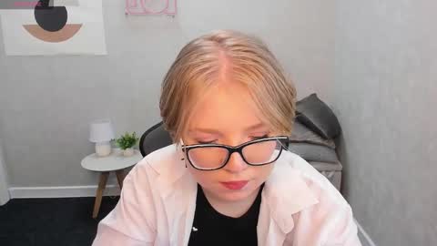 Laura online show from 02.08.26