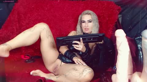 LauraCrystall online show from 10.08.25