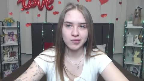LauraHlot online show from 05.19.26