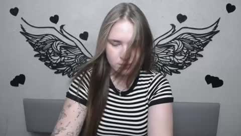 LauraHlot online show from 07.24.26