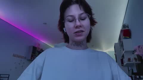 Snapshot of lauraleerogstad chatting on 02.22.26 Lora online show from 02.22.26