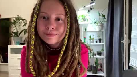 Snapshot of lauramezey chatting on 07.30.26 Cassy online show from 07.30.26