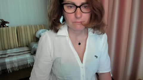Lauraoven1 online show from 05.19.26
