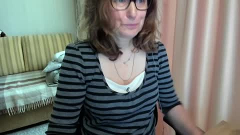 Lauraoven1 online show from 06.01.26