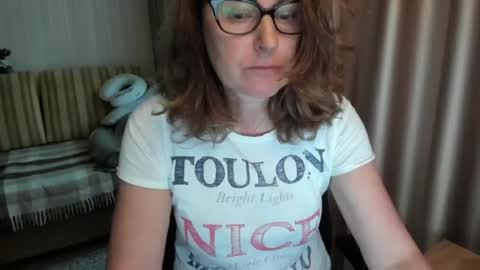 Lauraoven1 online show from 06.11.26