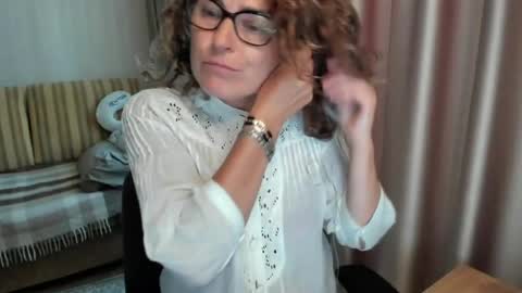 Lauraoven1 online show from 07.12.26