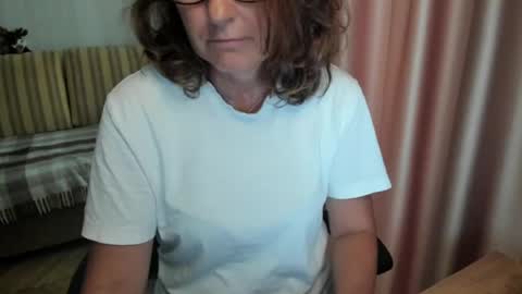 Lauraoven1 online show from 07.28.26