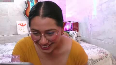 Snapshot of lauraruiz1 chatting on 05.29.26 Aleja online show from 05.29.26