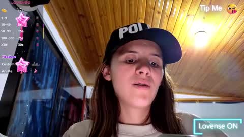 Snapshot of laurasex_21 chatting on 01.28.25 Laura online show from 01.28.25