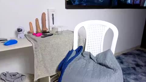 Snapshot of laurasex_21 chatting on 02.01.25 Laura online show from 02.01.25