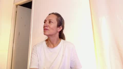 Laura Sofia online show from 07.16.26