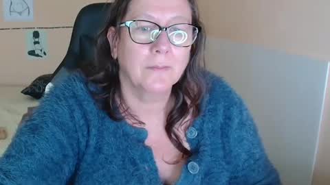 laureanne online show from 12.08.24