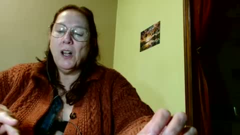 laureanne online show from 12.19.24