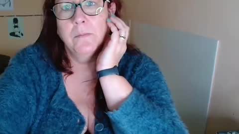 laureanne online show from 12.23.24