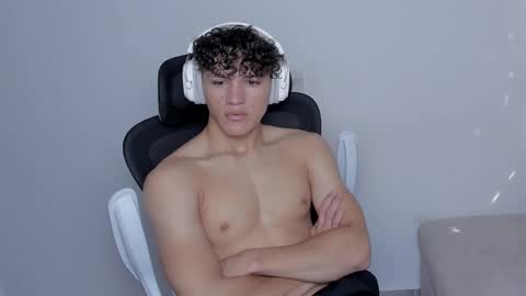 Laureent online show from 10.28.25