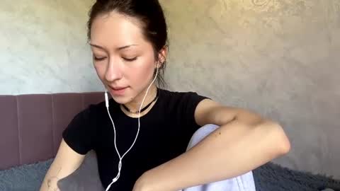 Snapshot of laurelimaino chatting on 06.29.26 laurelimaino online show from 06.29.26