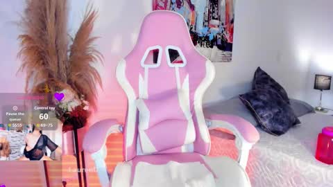 Snapshot of lauren__dallass chatting on 09.26.25 MissLauren online show from 09.26.25