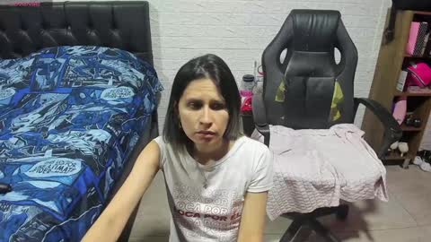 Snapshot of lauren_ashlee chatting on 01.14.25 Lauren Independent model online show from 01.14.25