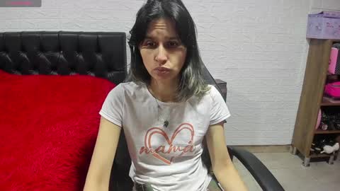 Snapshot of lauren_ashlee chatting on 01.21.25 Lauren Independent model online show from 01.21.25