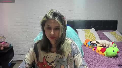 Snapshot of lauren_ashlee chatting on 02.25.25 Lauren Independent model online show from 02.25.25