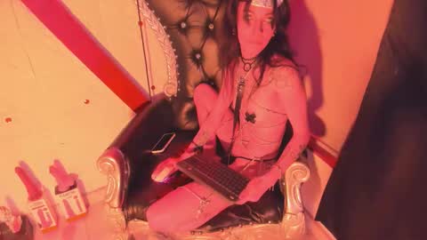 Lauren evans9 online show from 11.15.25