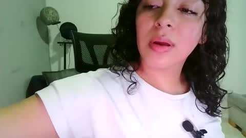 laurenhot94 online show from 02.26.26