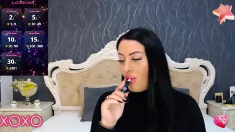 Snapshot of laurenjenssen chatting on 12.27.24 Laura online show from 12.27.24