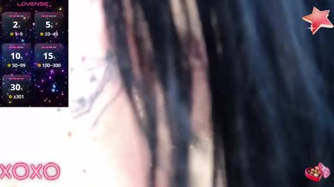 Snapshot of laurenjenssen chatting on 01.04.25 Laura online show from 01.04.25