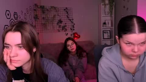 Snapshot of laurenmurrr chatting on 02.23.26 Laure online show from 02.23.26