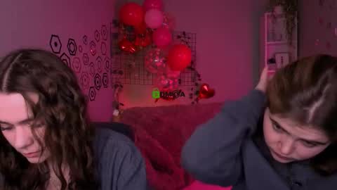 Snapshot of laurenmurrr chatting on 02.28.26 Laure online show from 02.28.26