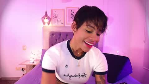 Lauren Saenz online show from 06.05.26
