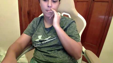 Snapshot of laurent0502 chatting on 01.12.25 Laurent online show from 01.12.25