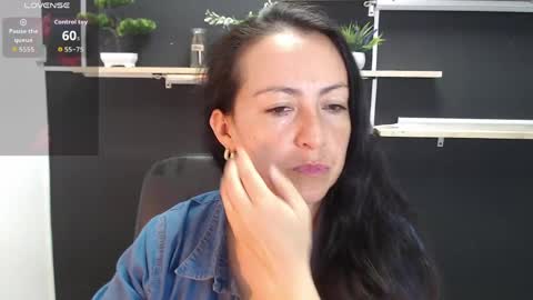 Laury  online show from 05.25.26