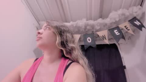 Lauu G online show from 10.23.25