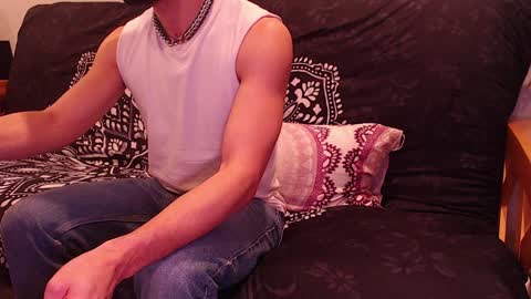 Snapshot of lavenderguy chatting on 01.11.25 lavenderguy online show from 01.11.25