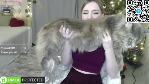 Snapshot of lavinell chatting on 12.01.24 Mia online show from 12.01.24