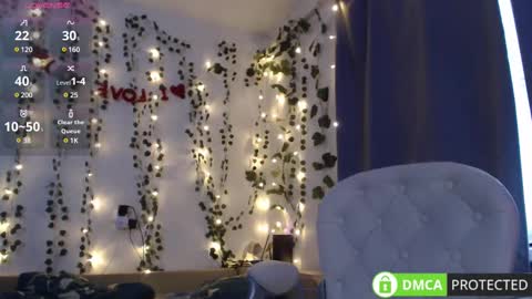 Snapshot of lavinell chatting on 02.13.25 Mia online show from 02.13.25