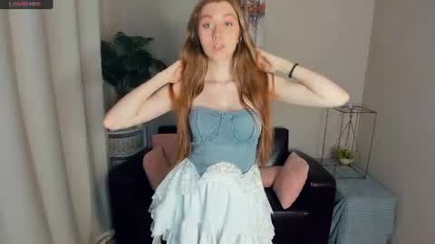 Snapshot of laviniahoutz chatting on 06.11.26 Jane online show from 06.11.26