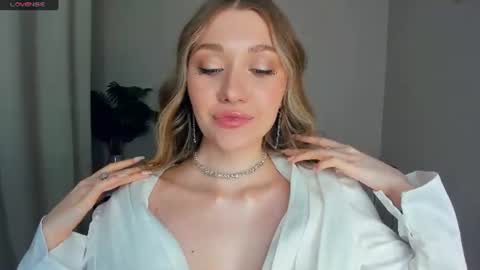Snapshot of laviniahoutz chatting on 06.24.26 Jane online show from 06.24.26