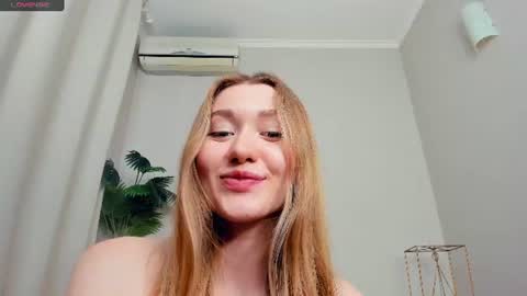 Snapshot of laviniahoutz chatting on 07.05.26 Jane online show from 07.05.26