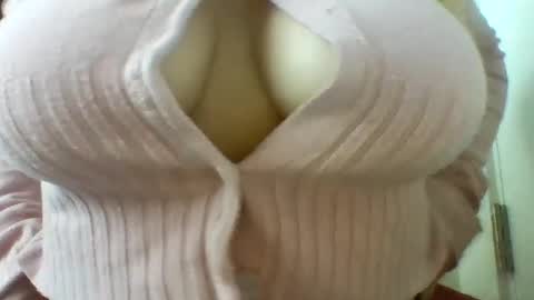 Snapshot of layannalea chatting on 03.05.25 layannalea online show from 03.05.25