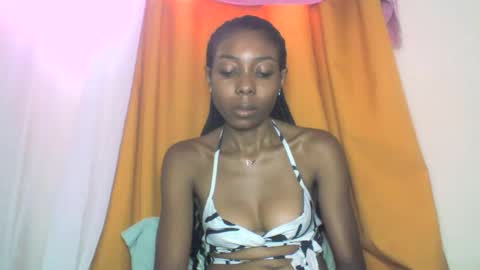 layannek online show from 11.15.25