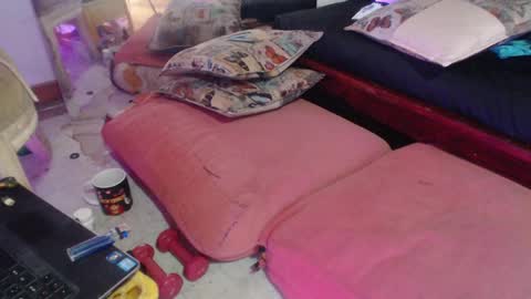 Snapshot of laye19 chatting on 01.19.25 Laye19 online show from 01.19.25