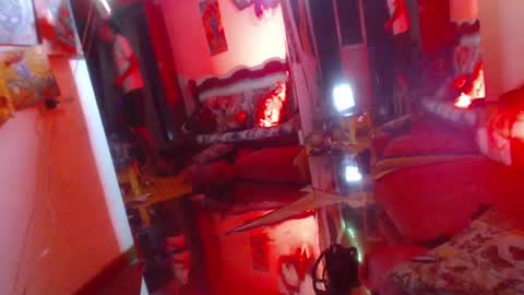 Snapshot of laye19 chatting on 02.02.25 Laye19 online show from 02.02.25