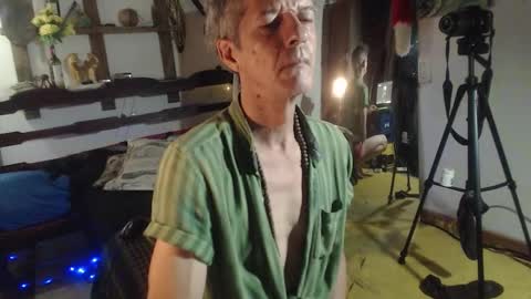 Snapshot of laye19 chatting on 09.20.25 Laye19 online show from 09.20.25