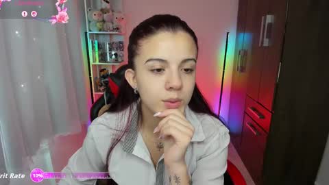 Snapshot of layla_castilloo chatting on 09.15.25 Layla online show from 09.15.25