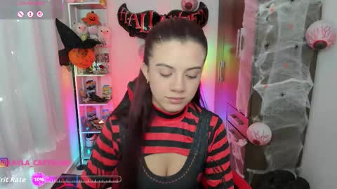Snapshot of layla_castilloo chatting on 10.21.25 Layla online show from 10.21.25